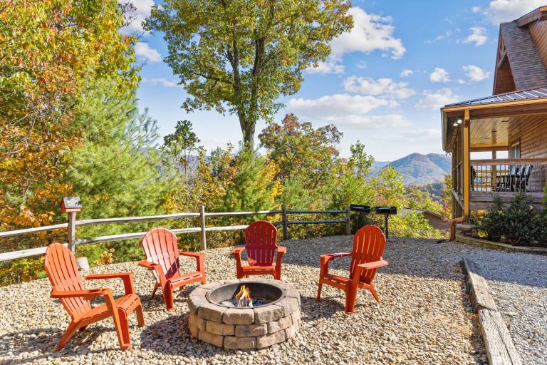 Cabin with pool, hot tub & barbeque | Mountain view — photo 4