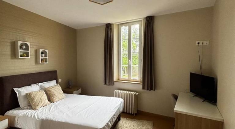 Rental apartment with terrace & yard in Paray-le-Monial