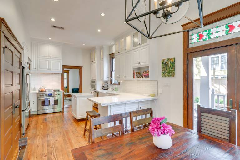 Walkable & Historic Houston Heights Bungalow