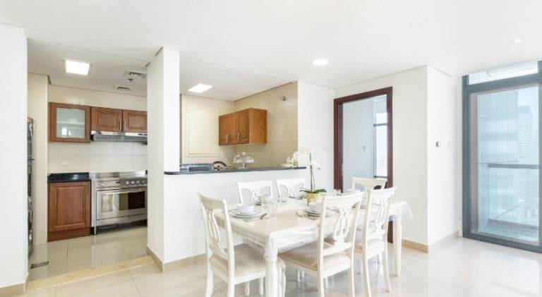 Apartment with pool — photo 3