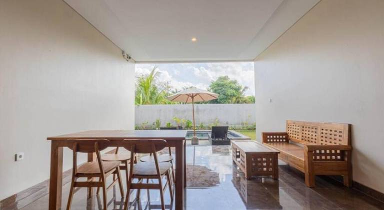 Villa with pool & jacuzzi — photo 3
