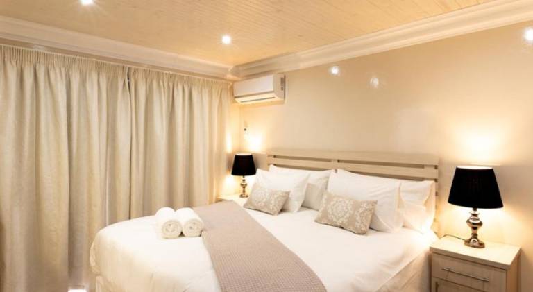Bed and breakfast  Ferreira Town