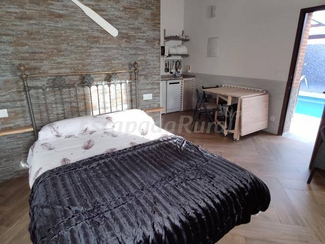 Family-oriented nice cottage with BBQ, terrace & pool | City view | Pet-friendly — photo 3