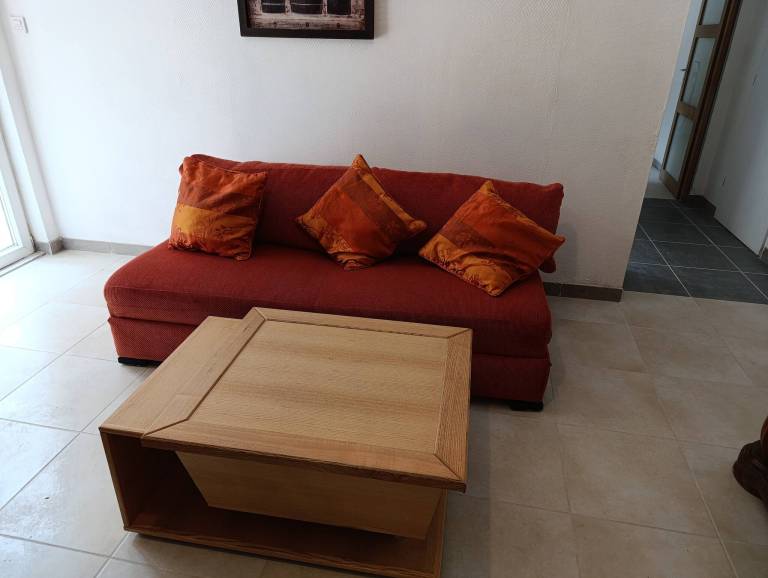 Rental apartment with BBQ & patio — photo 5