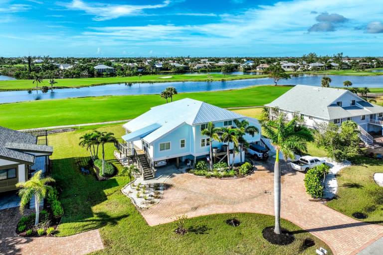 Breathtaking golf front villa on Sanibel Island - Includes Tennis Membership - 18th Fairway — photo 2
