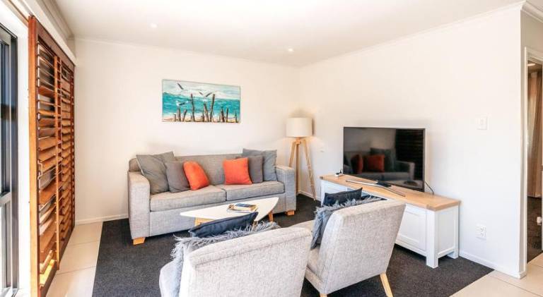 Onetangi Beach Apartments — photo 2