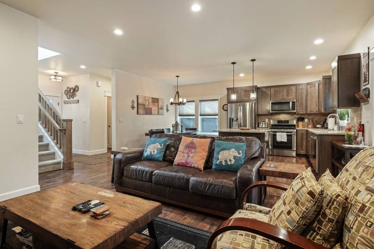 Trails End Retreat - Perfect Retreat Luxury Home, Guest Quarters, A/C, Foosball, Ping Pong — photo 5
