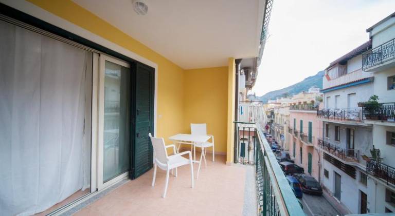 Holiday apartment with patio | Close to the beach | Pet-friendly — photo 4