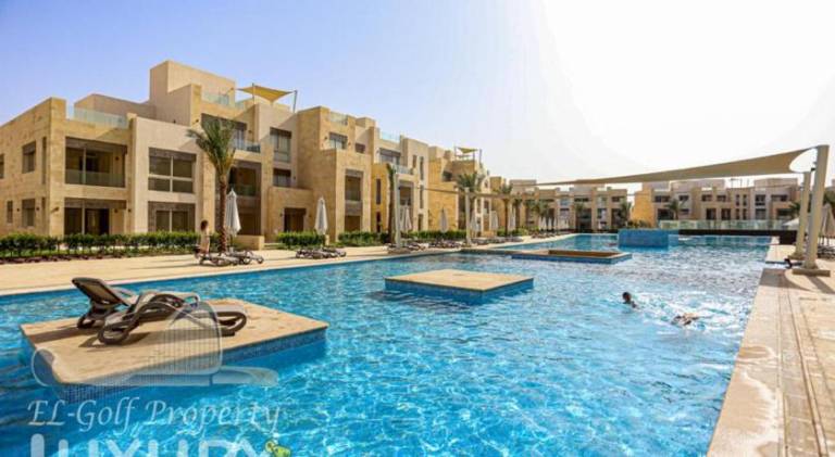 Apartment with pool — photo 2