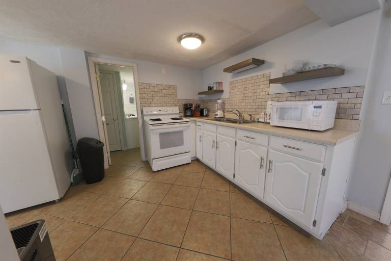 2 Bedroom Pet Friendly Duplex Steps From Beach — photo 3