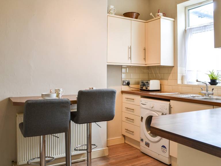 Cottage with yard | River view — photo 4