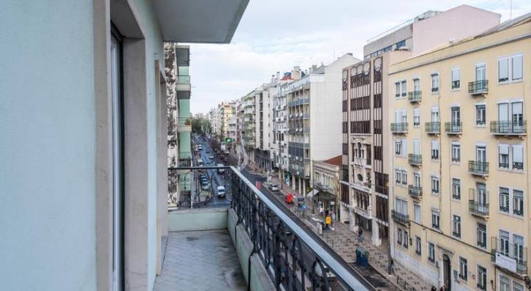 Almirante Top Floor / Almirante Reis Avenue — photo 5