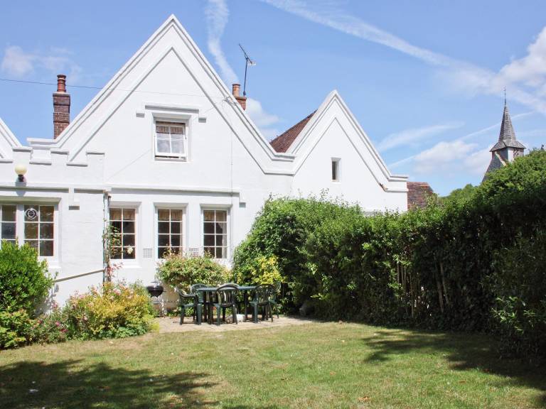 Cottage  Compton