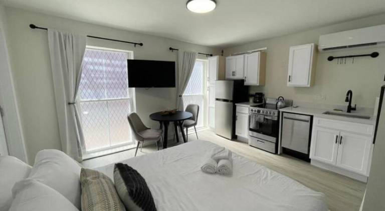 Cute Microapartment Walkable to Everything — photo 2