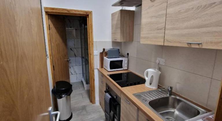 Apartment with patio | Close to Liverpool Metropolitan Cathedral — photo 3
