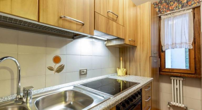 Apartment with 2 rooms for 5 persons — photo 4