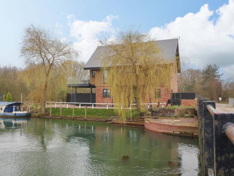 Swing Bridge Cottage