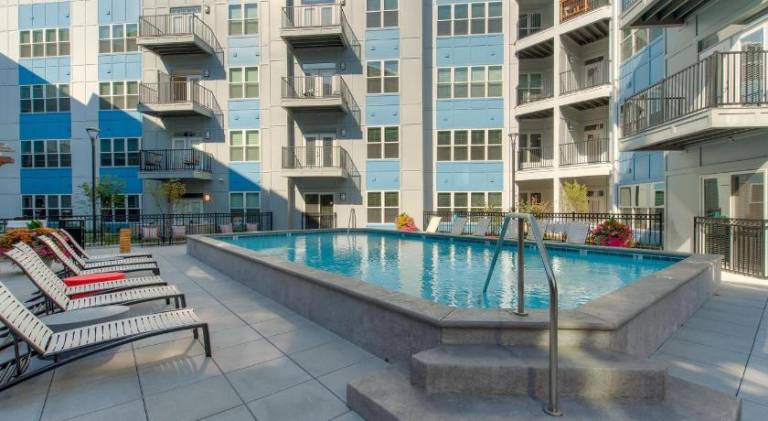 Apartment with pool — photo 5