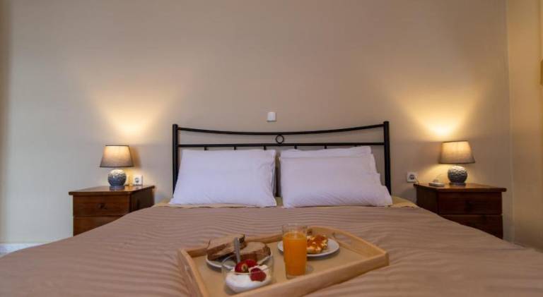 Holiday apartment with yard & terrace | Pets are welcome in Nafplio