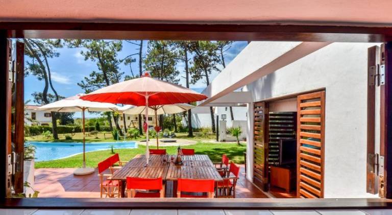 Vacation home with grill, private pool & patio in Beja