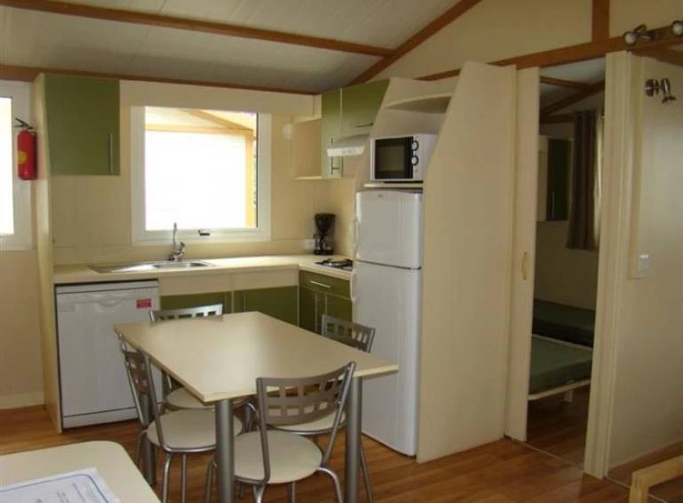 Chalet with terrace, garden & heated pool | Pets allowed — photo 5