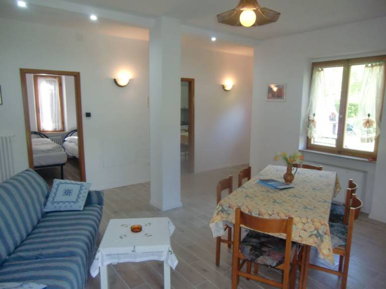 Rental apartment with garden & barbeque | Mountain view — photo 5