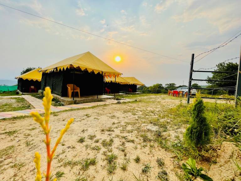 Child-friendly tent with garden | Pet-friendly in Baijnath