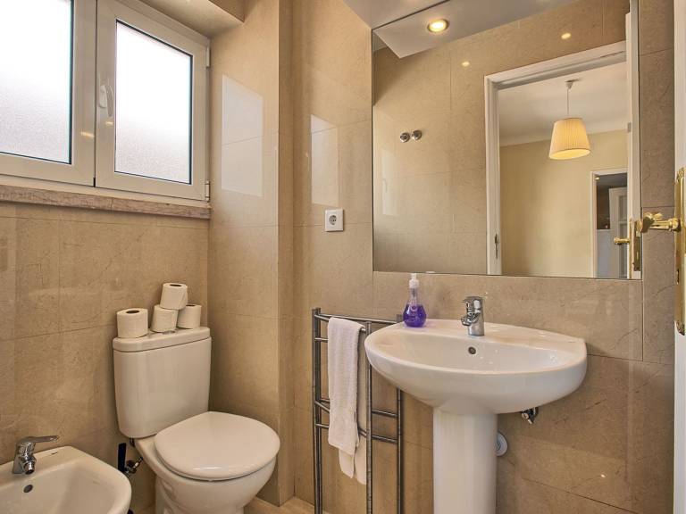 Apartment with 4 rooms for 11 persons — photo 3