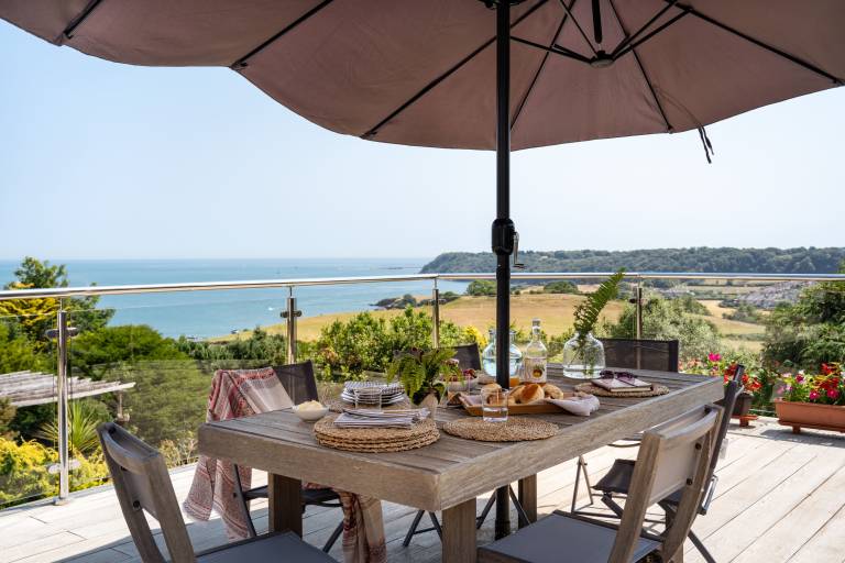 House with patio, barbecue & jacuzzi | Suitable for remote work | Dogs allowed in Paignton