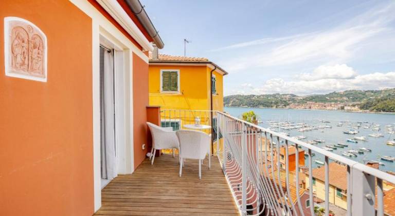 Apartment with terrace in Arcola