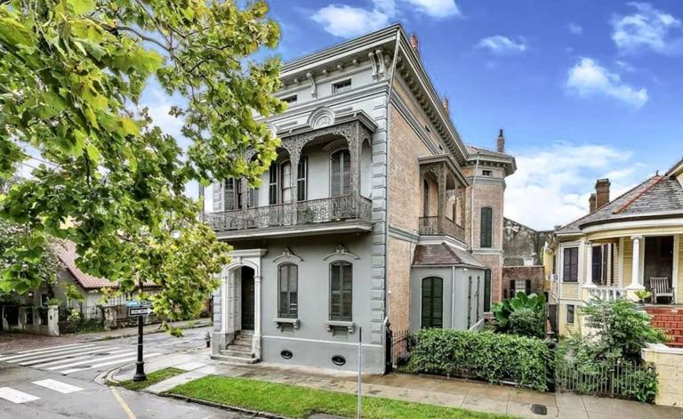 Bed and breakfast  Marigny