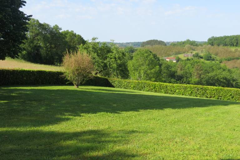 Gite with grill & garden — photo 3