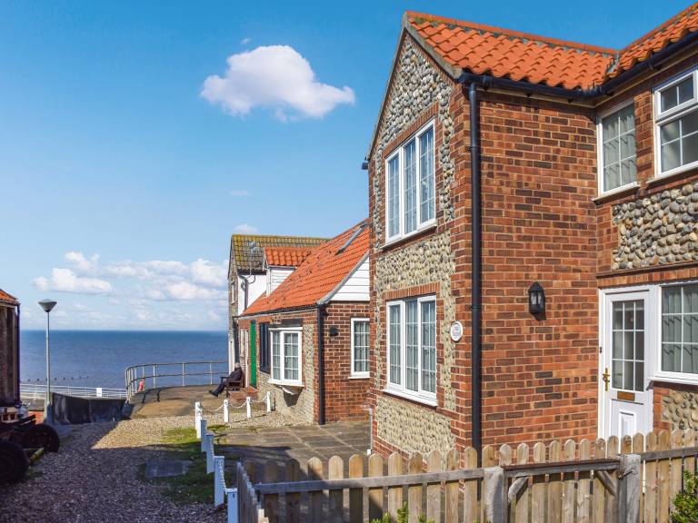 Cottage  Salthouse