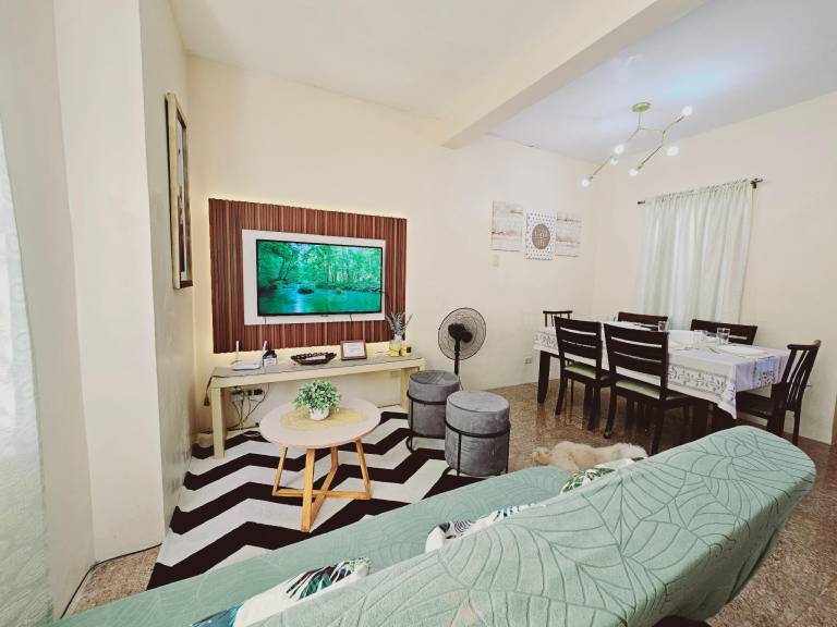 Vacation home with pool | Pet-friendly in Bacolod