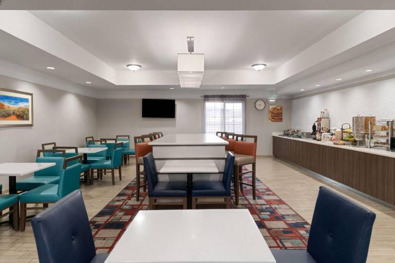 La Quinta Inn & Suites by Wyndham Gallup — photo 5