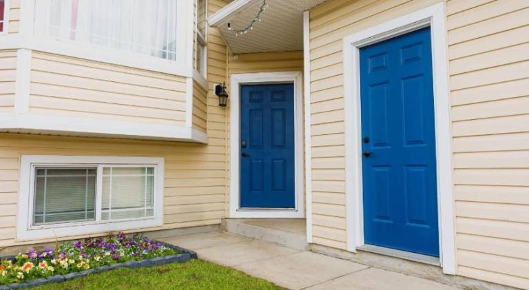 THE BLUE DOOR house with Central AC and garage access