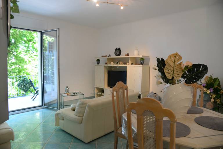 Family-friendly charming holiday apartment with patio | City view | Pet-friendly — photo 3