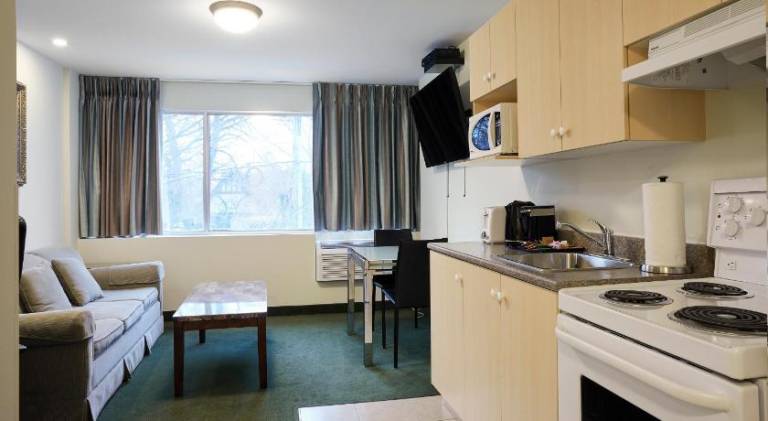 Lovely serviced apartment | Near Confederation Square | Dogs allowed — photo 3