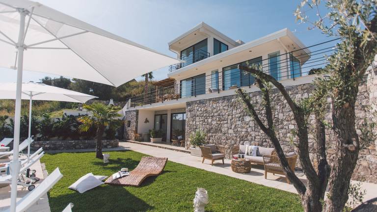 Fully equipped villa with patio, garden & grill | Beach nearby | Suitable for remote work | Pets are welcome — photo 3