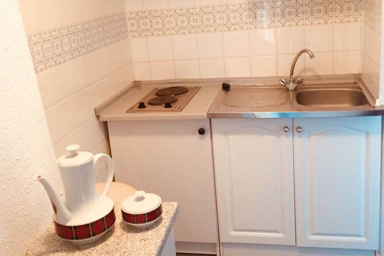 Family-friendly wonderful cottage with barbeque & yard | Pets allowed — photo 3