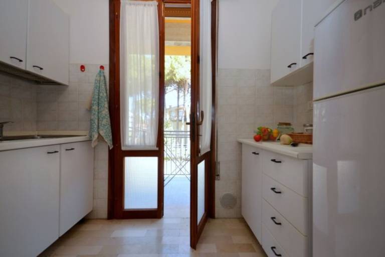 Rental apartment with yard & grill | Garden view — photo 4