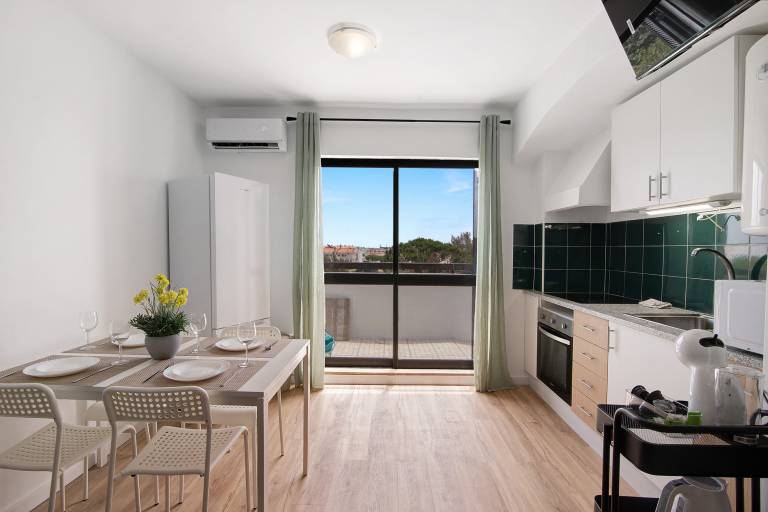 Apartment 'The Oura Stay' with Sea View, Wi-Fi and Air Conditioning — photo 4