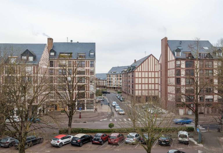 B&B HOTEL Troyes Centre in La Chapelle-Saint-Luc