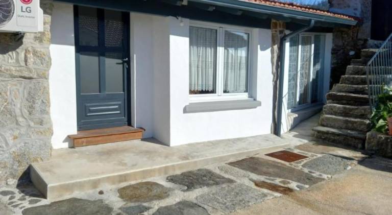 Apartment with yard, terrace & pool in Viana do Castelo