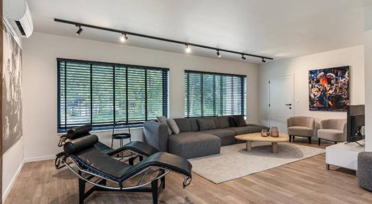 Villa with 5 rooms for 12 persons — photo 4