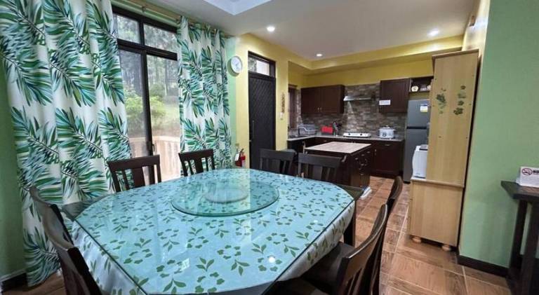 Vacation home with pool | Pets are welcome — photo 4