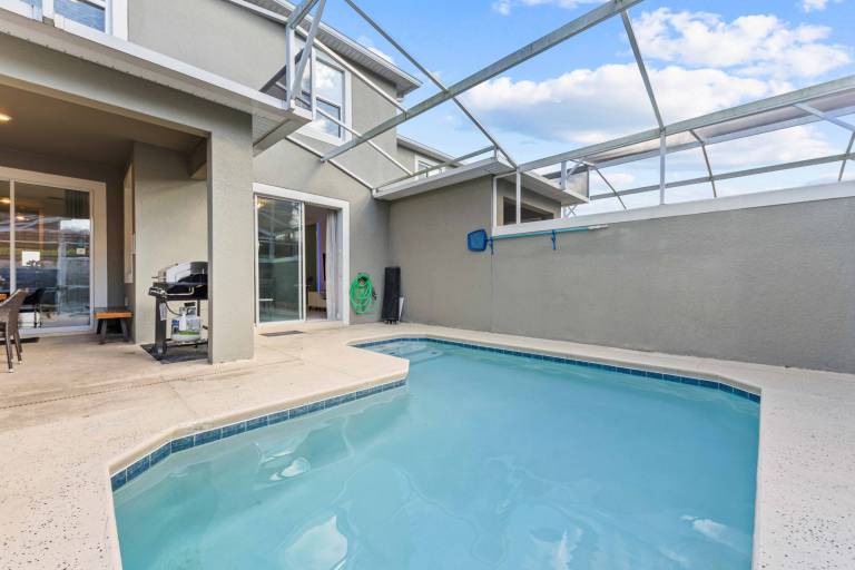 Family-oriented ample villa with pool | Pets allowed — photo 2