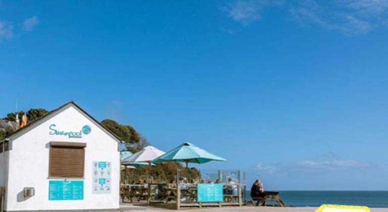 Cabin by Beach & Nature Reserve Mon & Fri Check in Days Swanpool Falmouth Cornwall — photo 4