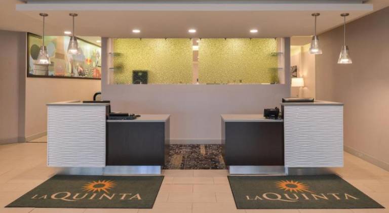 La Quinta Inn & Suites by Wyndham Indianapolis South — photo 4