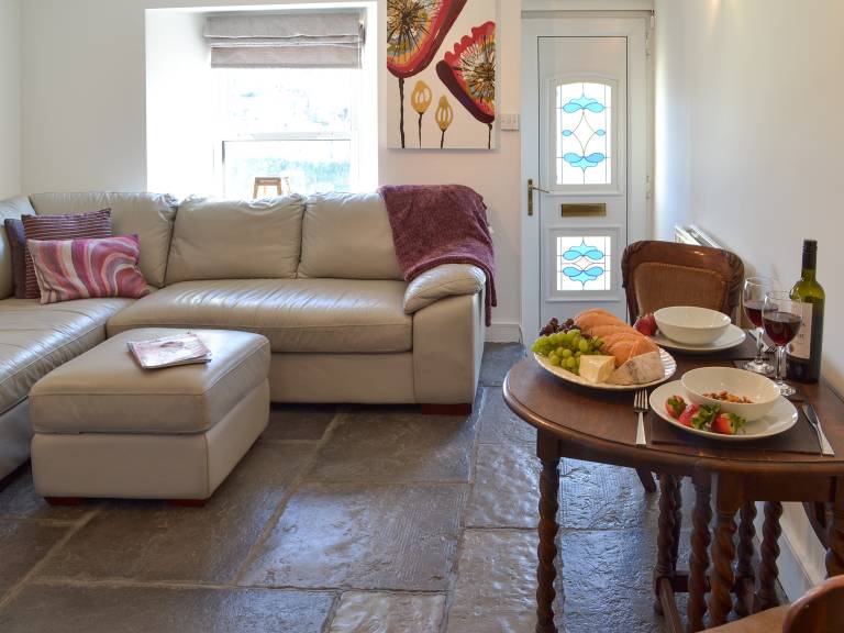 Family-oriented cottage with patio & garden | Sea view | Pets are welcome — photo 3